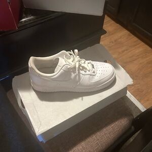 Men’s size  11.5 Jordan’s and Nike shoes 80 per pair used barley worn